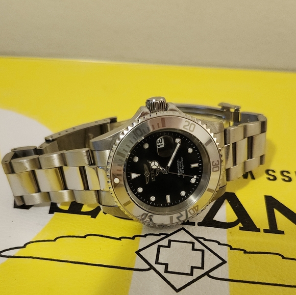 Invicta Pro Diver #34022 - Picture 5 of 9